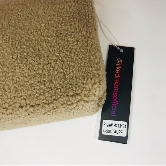 New! Like Dreams Demi Envelope Sherpa Faux Leather Gold Chain Mini Shoulder Bag - Picture 9 of 13